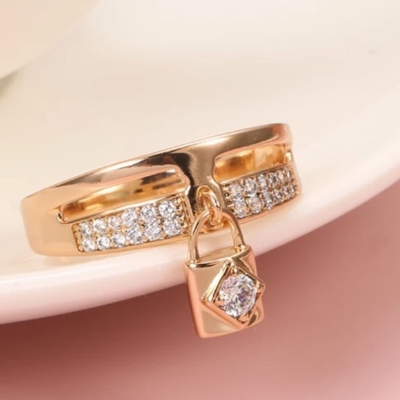 NEW Rose Gold Zircon Lock Ring - Picture 4 of 11